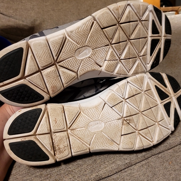 Nikes Mens - Picture 3 of 3